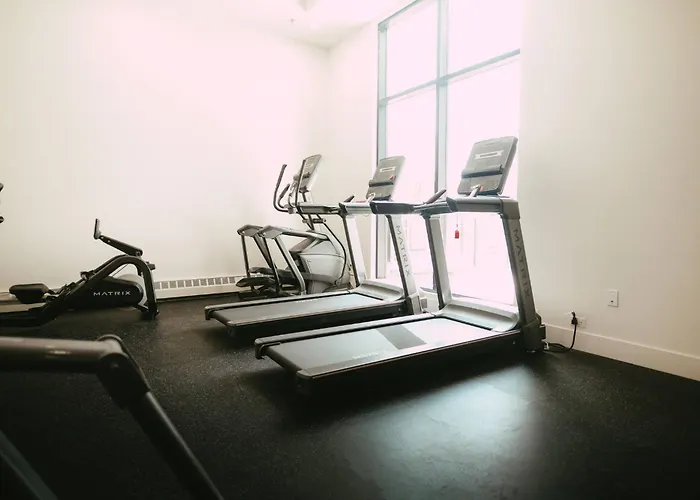 Luxury 2Br Penthouse Apt In Central Halifax
