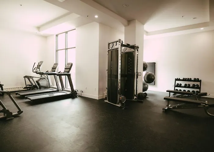 Luxury 2Br Penthouse Apt In Central Halifax