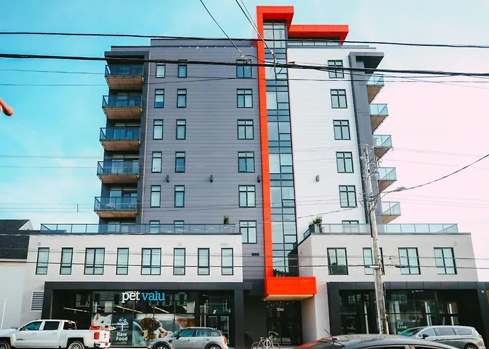 Luxury 2Br Penthouse Apt In Central Halifax