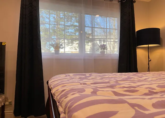 Quiet And Private Bachelor Unit